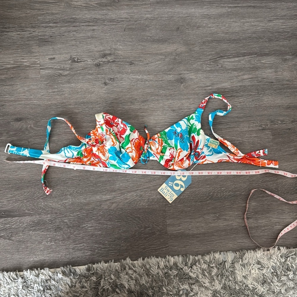 Deadstock 70s Bali Floral Bikini Top - Picture 13 of 13